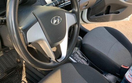 Hyundai Solaris II рестайлинг, 2012 год, 950 000 рублей, 4 фотография