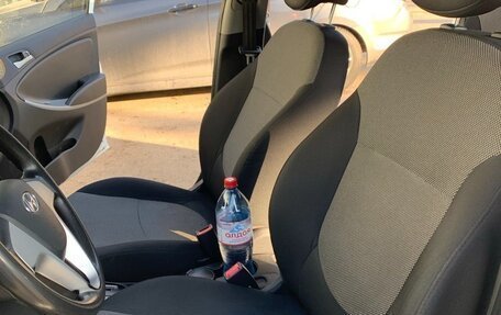 Hyundai Solaris II рестайлинг, 2012 год, 950 000 рублей, 3 фотография