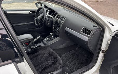 Volkswagen Jetta VI, 2017 год, 1 400 000 рублей, 13 фотография