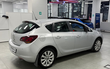 Opel Astra J, 2011 год, 690 000 рублей, 7 фотография
