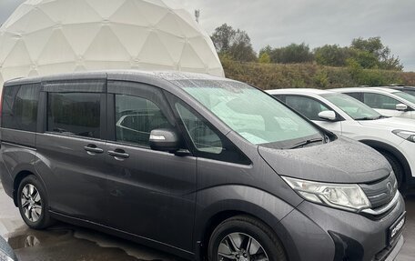 Honda Stepwgn IV, 2015 год, 2 000 000 рублей, 2 фотография