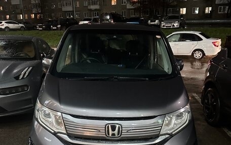 Honda Stepwgn IV, 2015 год, 2 000 000 рублей, 4 фотография