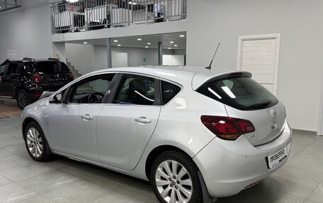 Opel Astra J, 2011 год, 690 000 рублей, 9 фотография