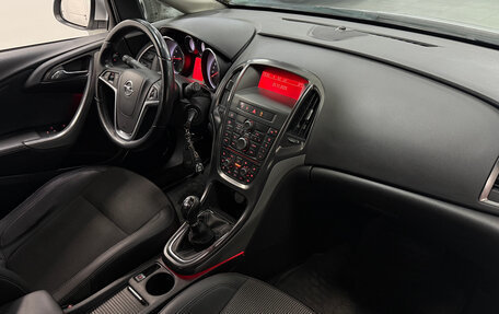 Opel Astra J, 2011 год, 690 000 рублей, 15 фотография