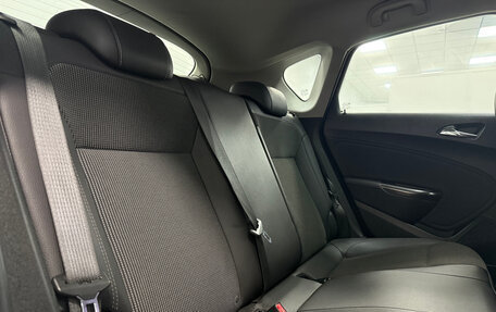 Opel Astra J, 2011 год, 690 000 рублей, 18 фотография