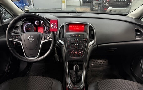 Opel Astra J, 2011 год, 690 000 рублей, 13 фотография