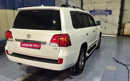 Toyota Land Cruiser 200, 2015 год, 4 500 000 рублей, 2 фотография