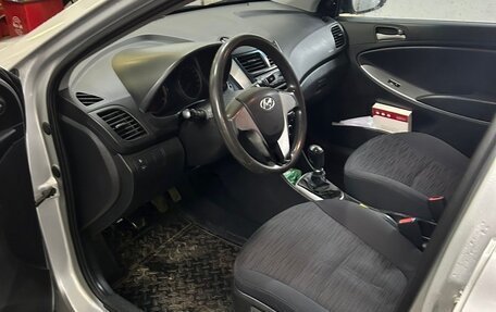 Hyundai Solaris II рестайлинг, 2015 год, 600 000 рублей, 8 фотография