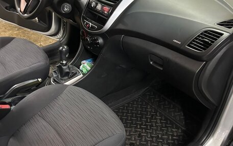 Hyundai Solaris II рестайлинг, 2015 год, 600 000 рублей, 10 фотография