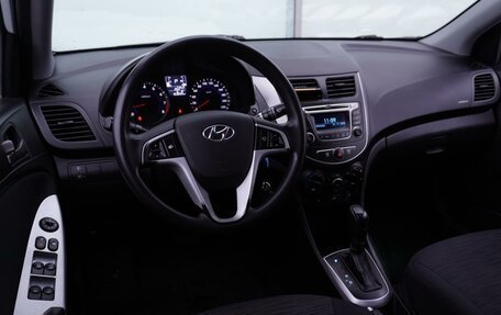 Hyundai Solaris II рестайлинг, 2015 год, 850 000 рублей, 10 фотография