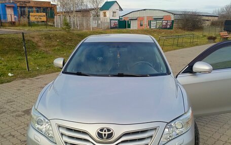 Toyota Camry, 2010 год, 1 300 000 рублей, 4 фотография