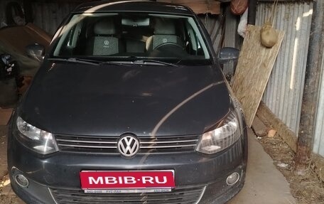 Volkswagen Polo VI (EU Market), 2012 год, 900 000 рублей, 1 фотография