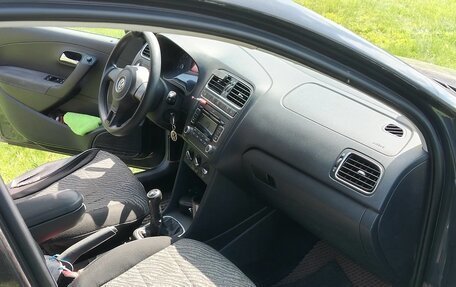 Volkswagen Polo VI (EU Market), 2012 год, 900 000 рублей, 3 фотография