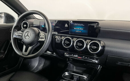 Mercedes-Benz A-Класс, 2018 год, 2 548 000 рублей, 9 фотография