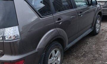 Mitsubishi Outlander III рестайлинг 3, 2010 год, 1 000 000 рублей, 3 фотография