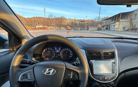 Hyundai Solaris II рестайлинг, 2011 год, 615 000 рублей, 3 фотография