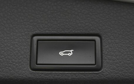 Volkswagen Touareg III, 2016 год, 3 150 000 рублей, 14 фотография