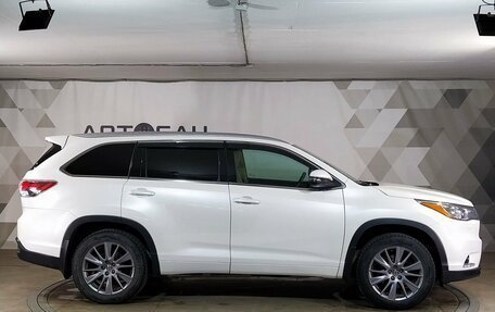 Toyota Highlander III, 2014 год, 2 649 000 рублей, 6 фотография