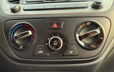 Hyundai Solaris II рестайлинг, 2017 год, 800 000 рублей, 13 фотография