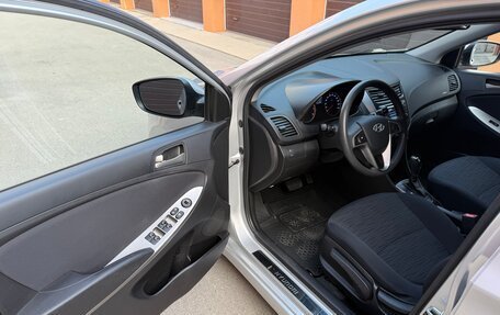 Hyundai Solaris II рестайлинг, 2015 год, 1 245 000 рублей, 16 фотография