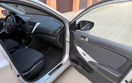 Hyundai Solaris II рестайлинг, 2015 год, 1 245 000 рублей, 17 фотография