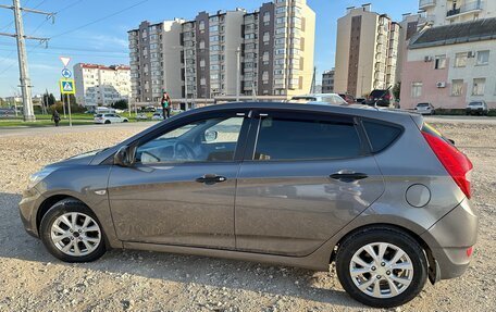 Hyundai Solaris II рестайлинг, 2011 год, 855 000 рублей, 5 фотография