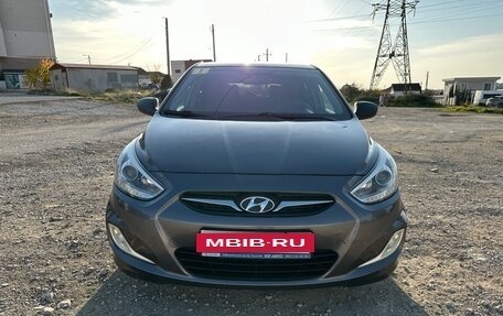 Hyundai Solaris II рестайлинг, 2011 год, 855 000 рублей, 2 фотография