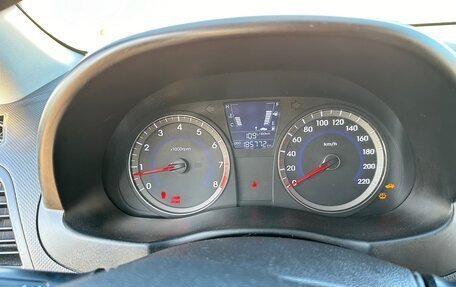 Hyundai Solaris II рестайлинг, 2011 год, 855 000 рублей, 17 фотография