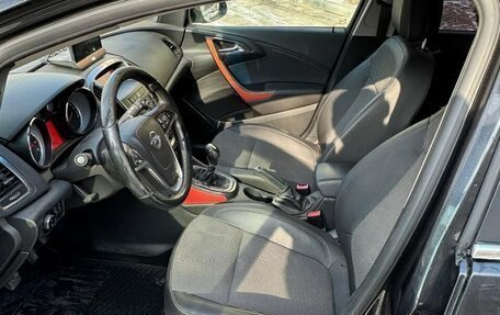 Opel Astra J, 2011 год, 650 000 рублей, 11 фотография