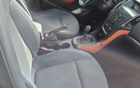 Opel Astra J, 2011 год, 650 000 рублей, 4 фотография