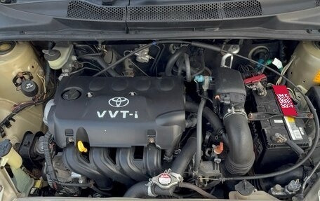 Toyota Platz, 2001 год, 334 000 рублей, 6 фотография