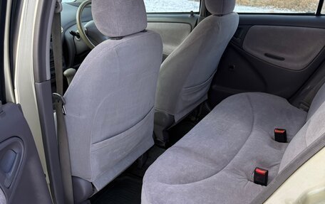 Toyota Platz, 2001 год, 334 000 рублей, 9 фотография