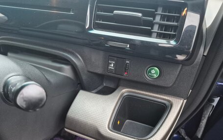 Honda Stepwgn IV, 2016 год, 1 420 000 рублей, 6 фотография