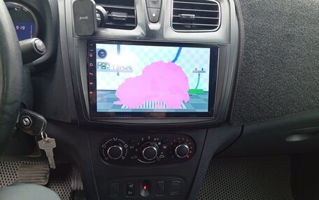 Renault Logan II, 2018 год, 600 000 рублей, 5 фотография