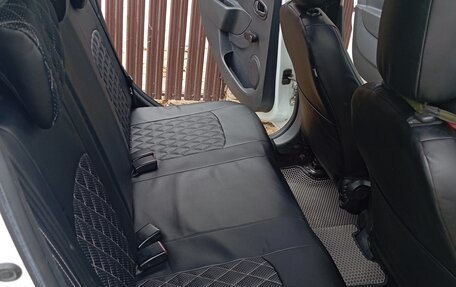 Renault Logan II, 2018 год, 600 000 рублей, 6 фотография