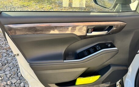 Toyota Highlander, 2025 год, 5 800 000 рублей, 15 фотография