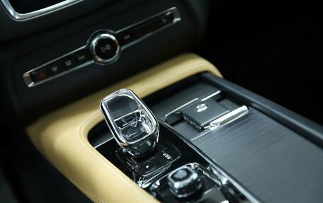 Volvo XC90 II рестайлинг, 2021 год, 4 890 000 рублей, 18 фотография