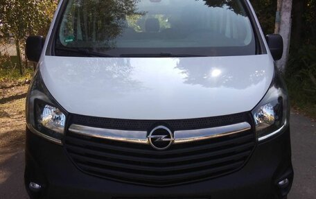 Opel Vivaro B, 2018 год, 2 149 000 рублей, 28 фотография