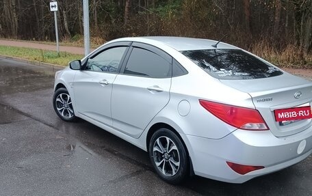 Hyundai Solaris II рестайлинг, 2015 год, 800 000 рублей, 5 фотография