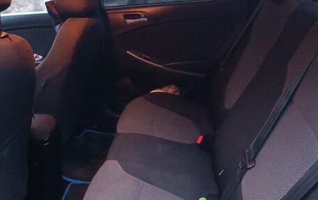 Hyundai Solaris II рестайлинг, 2015 год, 800 000 рублей, 11 фотография