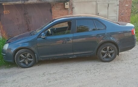 Volkswagen Jetta VI, 2006 год, 410 000 рублей, 2 фотография