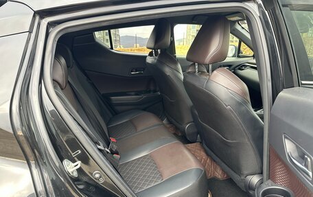 Toyota C-HR I рестайлинг, 2018 год, 1 900 000 рублей, 13 фотография