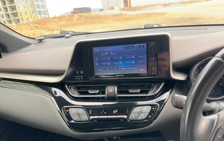 Toyota C-HR I рестайлинг, 2018 год, 1 900 000 рублей, 17 фотография