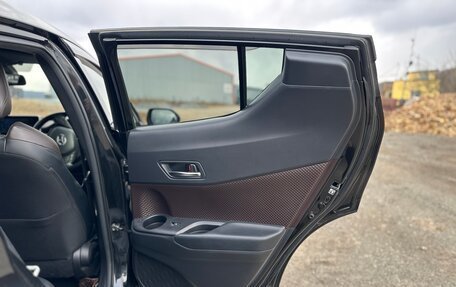 Toyota C-HR I рестайлинг, 2018 год, 1 900 000 рублей, 12 фотография