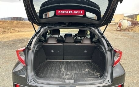 Toyota C-HR I рестайлинг, 2018 год, 1 900 000 рублей, 11 фотография