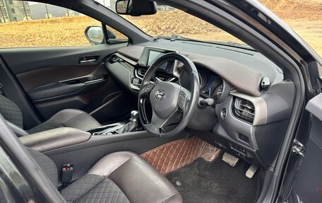 Toyota C-HR I рестайлинг, 2018 год, 1 900 000 рублей, 24 фотография