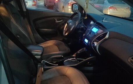 Hyundai ix35 I рестайлинг, 2010 год, 900 000 рублей, 6 фотография