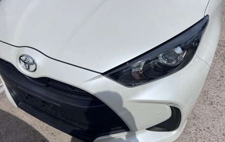 Toyota Yaris, 2022 год, 900 000 рублей, 13 фотография