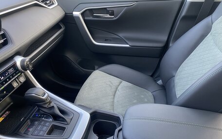 Toyota RAV4, 2025 год, 4 160 000 рублей, 12 фотография