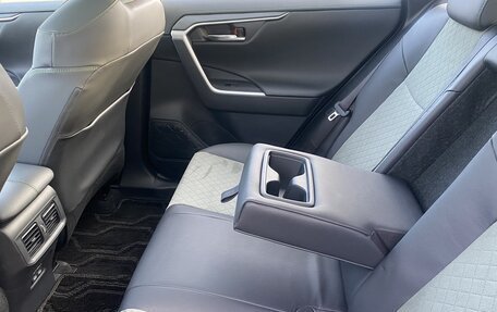 Toyota RAV4, 2025 год, 4 160 000 рублей, 15 фотография